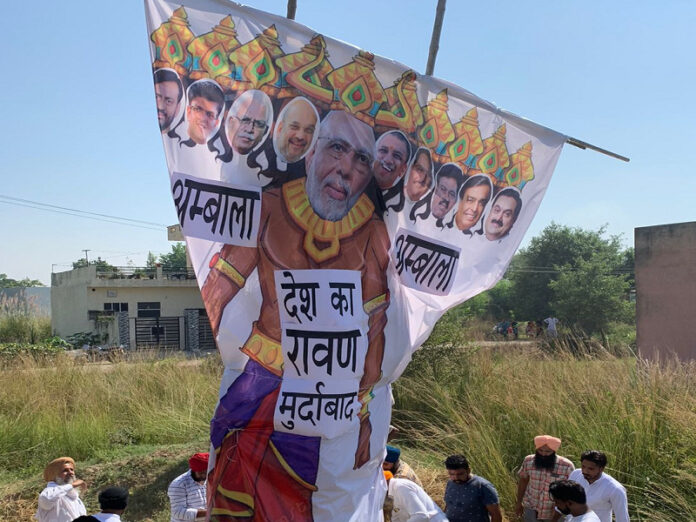 ರೈತ ದಸರಾ: ರಾವಣನ ಬದಲು ಪ್ರಧಾನಿ ಮೋದಿ ಪ್ರತಿಕೃತಿ ದಹಿಸಿ ದಸರಾ ಆಚರಣೆ