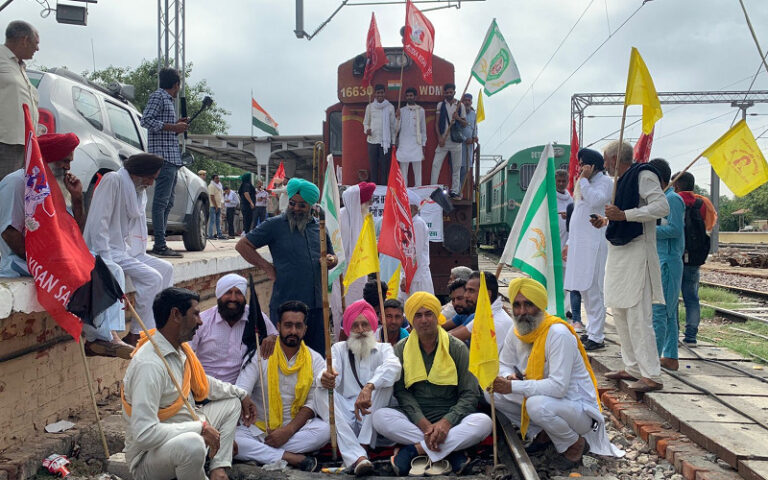 ಲಖಿಂಪುರ್‌ ಹತ್ಯಾಕಾಂಡ: ಅಜಯ್ ಮಿಶ್ರಾ ಬಂಧನ, ವಜಾಗೆ ಆಗ್ರಹಿಸಿ ರೈತರ ರೈಲ್ ರೋಕೋ ಚಳವಳಿ