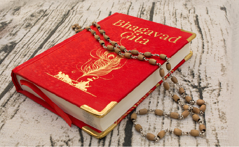 ಭಗವದ್ಗೀತೆಗೆ ರಾಷ್ಟ್ರೀಯ ಗ್ರಂಥದ ಸ್ಥಾನಮಾನ ನೀಡಿ: ವಿಎಚ್‌ಪಿ ಆಗ್ರಹ