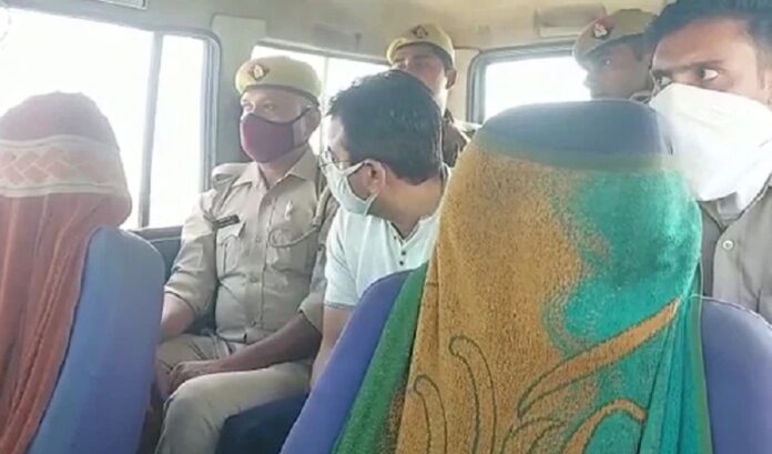 ಲಖಿಂಪುರ್‌: ಅಪರಾಧದ ದೃಶ್ಯವನ್ನು ಮರುಸೃಷ್ಟಿಸಲು ಆರೋಪಿಗಳನ್ನು ಘಟನಾ ಸ್ಥಳಕ್ಕೆ ಕರೆತಂದ ಪೊಲೀಸರು