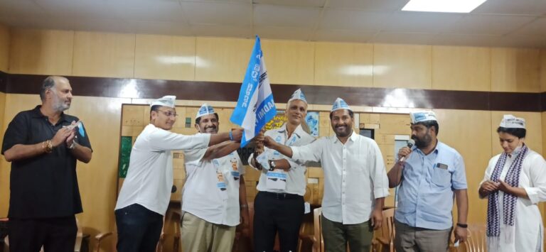 ಆಮ್ ಆದ್ಮಿ ಪಕ್ಷ ಸೇರಿದ ವಕೀಲ ಜಗದೀಶ್ ಮಹಾದೇವ್‌