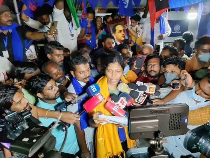 ಕೇರಳ ದಲಿತ ವಿದ್ಯಾರ್ಥಿನಿ ಹೋರಾಟಕ್ಕೆ ಜಯ: ಜಾತಿ ತಾರತಮ್ಯವೆಸಗಿದ್ದ ಪ್ರಾಧ್ಯಾಪಕನ ವಜಾ