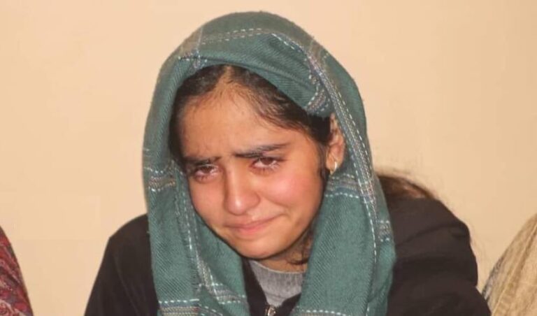 ‘ನನ್ನ ತಂದೆಯನ್ನು ಕೊಂದು, ನನ್ನನ್ನು ನೋಡಿ ನಗುತ್ತಿದ್ದರು’ - ಕಾಶ್ಮೀರಿ ಬಾಲಕಿ