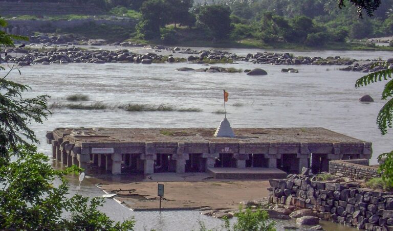 ಒಂದು ವರ್ಷದಲ್ಲಿ ಹನ್ನೊಂದನೇ ಬಾರಿ ಮುಳುಗಡೆಯಾದ ಐತಿಹಾಸಿಕ ‘ಪುರಂದರ ಮಂಟಪ’ | Naanu Gauri