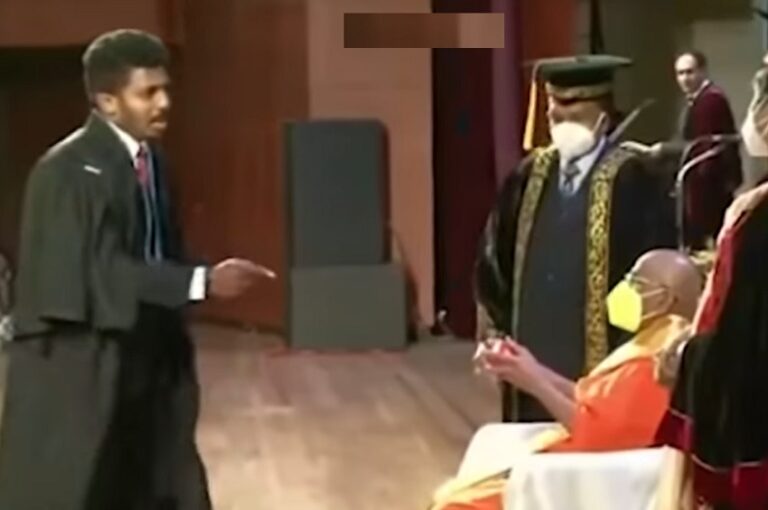 ಸ್ವಾಮಿಯ ಕೈಯ್ಯಿಂದ ಪ್ರಮಾಣಪತ್ರ ಸ್ವೀಕರಿಸಲು ನಿರಾಕರಿಸಿದ ವಿದ್ಯಾರ್ಥಿಗಳು! | Naanu Gauri