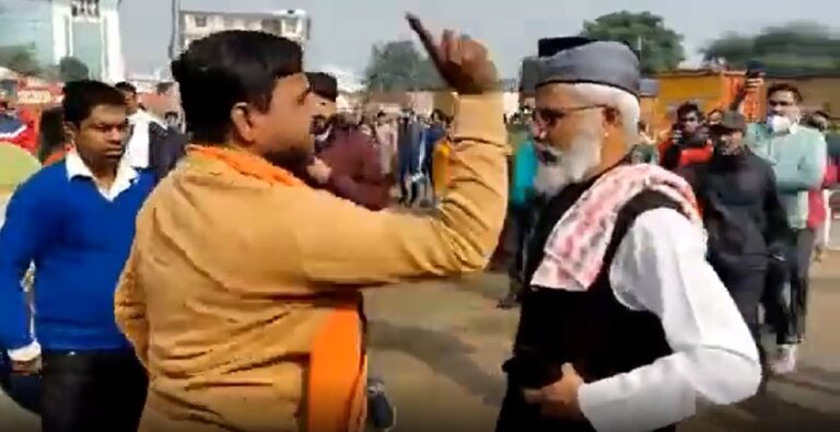 ವಿಡಿಯೊ➤ಗುರ್‌ಗಾಂವ್‌: ಶುಕ್ರವಾರದ ನಮಾಜ್‌ಗೆ ಮತ್ತೆ ಅಡ್ಡಿಪಡಿಸಿದ ಬಲಪಂಥೀಯರು | Naanu Gauri