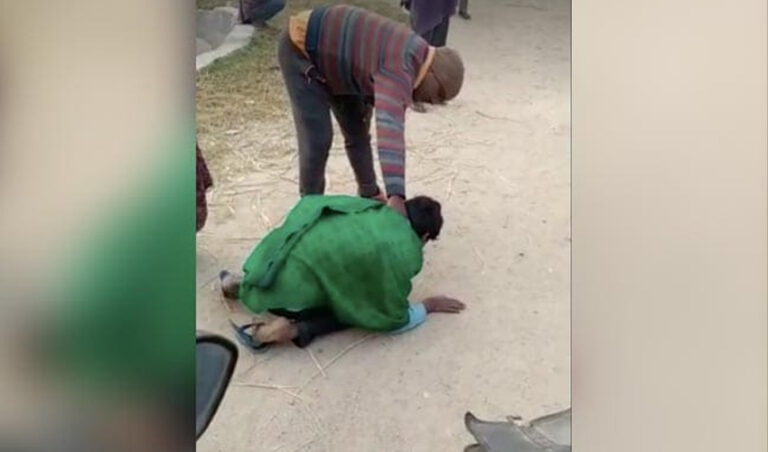 ತನಗೆ ಮತ ನೀಡದ ದಲಿತ ಯುವಕರಿಗೆ ಎಂಜಲು ನೆಕ್ಕಿಸಿ, ಹಲ್ಲೆ: ಕ್ರೌರ್ಯವೆಸಗಿದ ವ್ಯಕ್ತಿ ಬಂಧನ