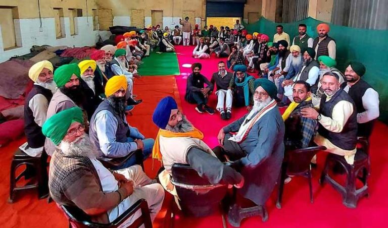 ದೆಹಲಿ ಗಡಿಗಳಲ್ಲಿನ ಹೋರಾಟಕ್ಕೆ ತೆರೆ: ವಿಜಯೀ ಮೆರವಣಿಗೆ ಮೂಲಕ ಪಂಜಾಬ್‌ಗೆ ತೆರಳಲಿರುವ ರೈತರು