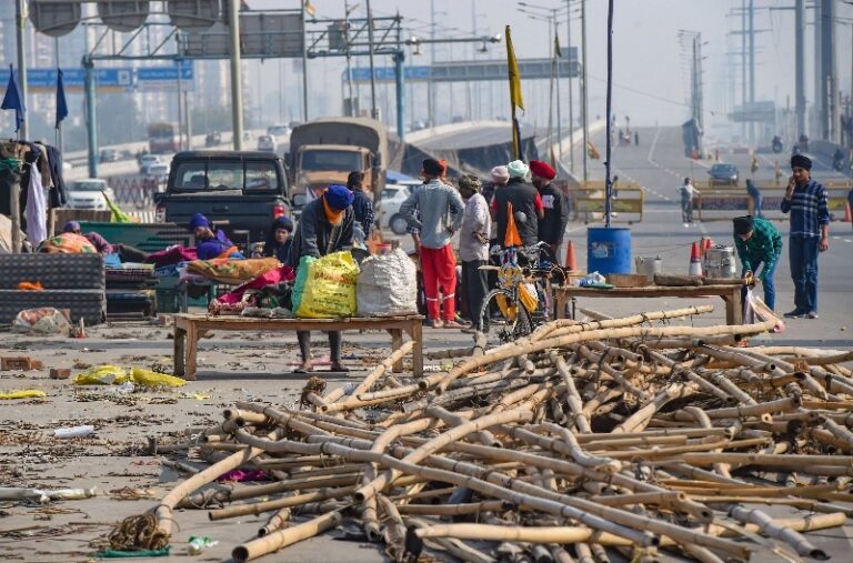 ಹೋರಾಟ ಮುಗಿಸಿ ವಾಪಸ್ ತೆರಳುವಾಗ ಅಪಘಾತ: ಇಬ್ಬರು ರೈತರು ನಿಧನ