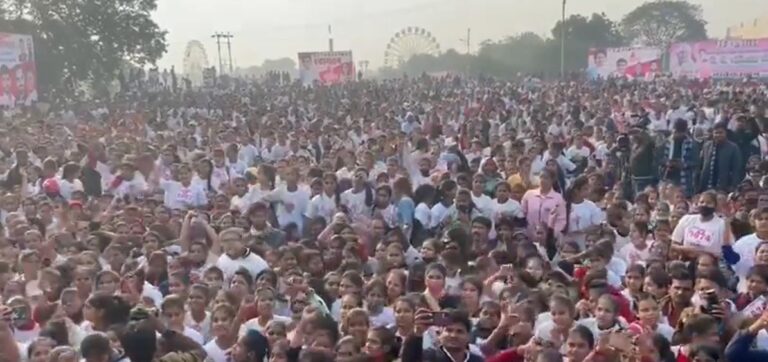 “ನಾನು ಹುಡುಗಿ ಮತ್ತು ನಾನು ಹೋರಾಡಬಲ್ಲೆ”: ಯುಪಿ ಕಾಂಗ್ರೆಸ್ ಅಭಿಯಾನಕ್ಕೆ ಪ್ರಿಯಾಂಕಾ ಗಾಂಧಿ ಚಾಲನೆ