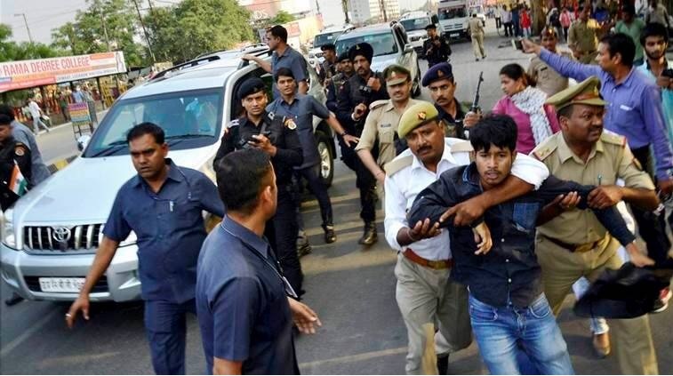 ಫ್ಯಾಕ್ಟ್‌ಚೆಕ್‌: ಯೋಗಿ ಆದಿತ್ಯನಾಥರ ಬೆಂಗಾವಲಿನ ಮೇಲೆ ದಾಳಿ ಮಾಡಿದ ಯುವಕರ ವಿಡಿಯೊ ಈಗಿನದ್ದಲ್ಲ