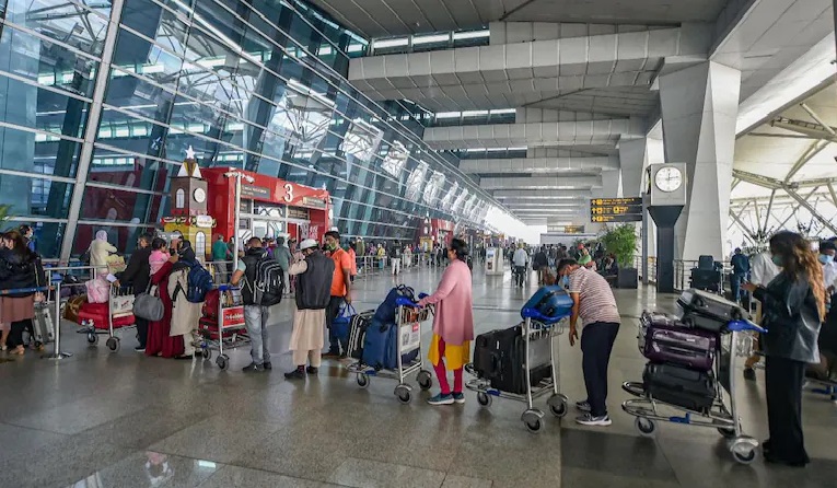 ವಿದೇಶದಿಂದ ಬಂದ ಪ್ರಯಾಣಿಕರಿಗೆ 7 ದಿನಗಳ ಕ್ವಾರಂಟೈನ್ ಕಡ್ಡಾಯ: ಆರೋಗ್ಯ ಸಚಿವಾಲಯ