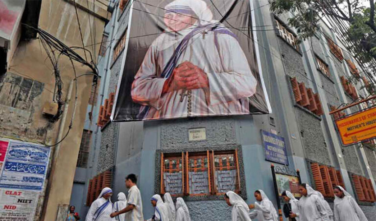 ’ಮಿಶನರೀಸ್ ಆಫ್ ಚಾರಿಟಿ’ಗೆ FCRA ಲೈಸೆನ್ಸ್ ರದ್ದು ಮಾಡಿದ್ದು, ಮರುಸ್ಥಾಪಿಸಿದ್ದು…