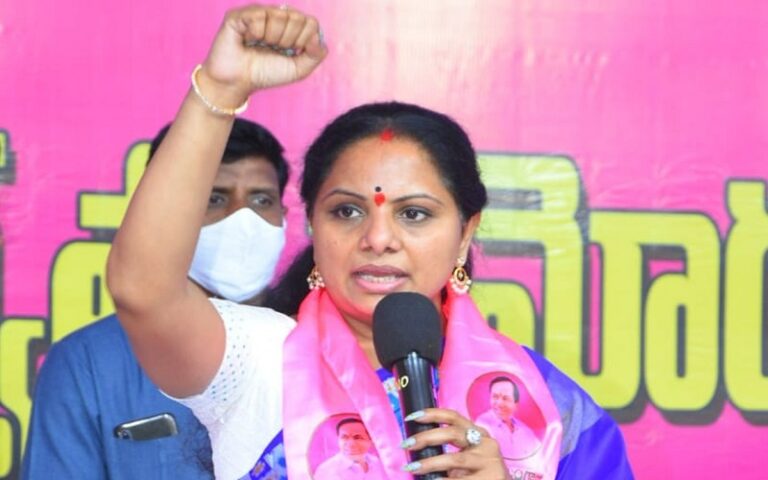 ಸಿಂಧೂರ ಧರಿಸುವುದು ನನ್ನ ಆಯ್ಕೆ, ಹಿಜಾಬ್ ಧರಿಸುವುದು ಮುಸ್ಕಾನ್ ಆಯ್ಕೆ: ’ಹಮ್ ಸಬ್ ಹಿಂದೂಸ್ತಾನಿ’ ಎಂದ ತೆಲಂಗಾಣ ಸಿಎಂ ಪುತ್ರಿ ಕವಿತಾ