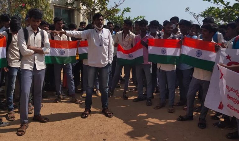 ವಿದ್ಯಾರ್ಥಿಗಳಲ್ಲಿ ಕೋಮುವಾದದ ವಿಷಬೀಜ ಬಿತ್ತಿ ಒಡೆದು ಆಳುತ್ತಿರುವ ಸರ್ಕಾರ: SFI ಆಕ್ರೋಶ | Naanu Gauri