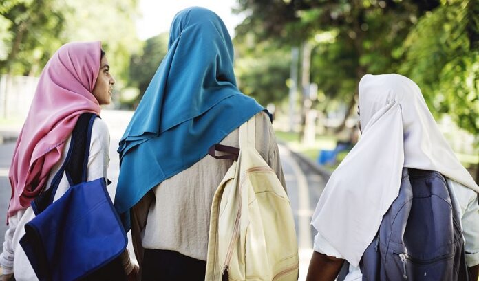 ಸದ್ದಿಲ್ಲದೆ ಮುಸ್ಲಿಂ ವಿದ್ಯಾರ್ಥಿಗಳ ಡಾಟಾ ಸಂಗ್ರಹಿಸುತ್ತಿರುವ ರಾಜ್ಯ ಸರ್ಕಾರ! | Naanu Gauri