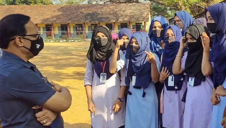 ಹಿಜಾಬ್ – ಮಧ್ಯಂತರ ಆದೇಶದ ಅತಿಕ್ರಮದ ಬಗ್ಗೆ ಕ್ರಮಕೈಗೊಳ್ಳುತ್ತೇವೆ: ಹೈಕೋರ್ಟ್‌ಗೆ ರಾಜ್ಯ ಸರ್ಕಾರ ಭರವಸೆ