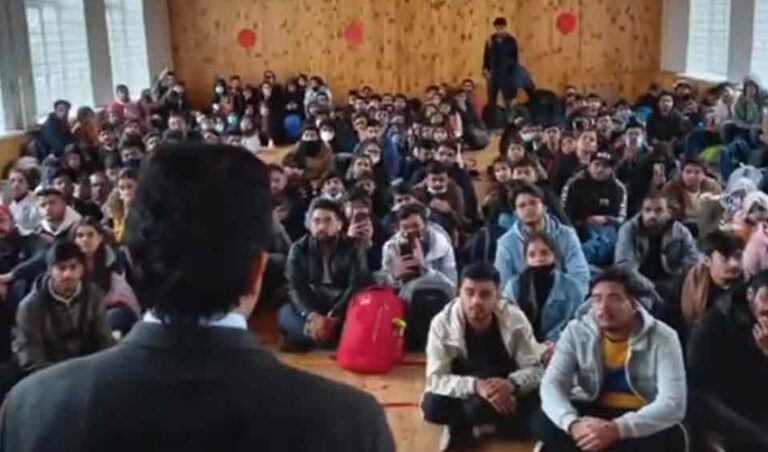 ಉಕ್ರೇನ್ ಯುದ್ಧ ಸಂದರ್ಭದಲ್ಲಿ ವಿಮಾನ ಪ್ರಯಾಣ ದರ ಏರಿಸಿದ ಕಂಪನಿಗಳು: ತೀವ್ರ ಟೀಕೆ