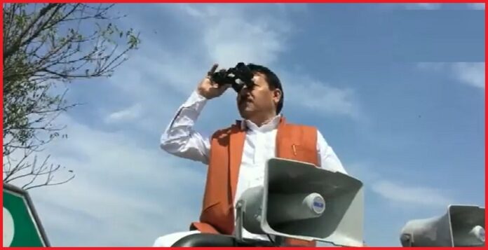 ಯುಪಿ: ‘ಸ್ಟ್ರಾಂಗ್ ರೂಂ’ ಮೇಲೆ ದುರ್ಬೀನು ಮೂಲಕ ನಿಗಾ ಇಟ್ಟಿರುವ ಎಸ್‌ಪಿ ಅಭ್ಯರ್ಥಿ! | Naanu Gauri