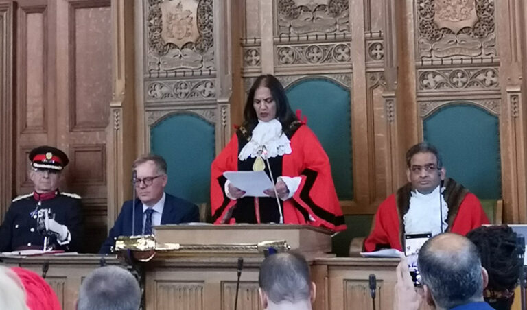 ಬ್ರಿಟನ್‌ನ ಮೊದಲ ದಲಿತ ಮಹಿಳಾ ಮೇಯರ್ ಆಗಿ ಮೊಹಿಂದರ್ ಮಿಧಾ ಆಯ್ಕೆ