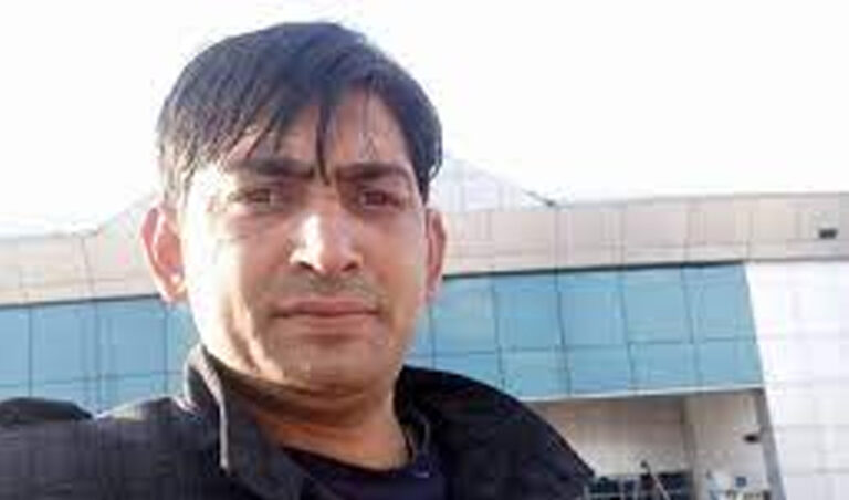 ಜಮ್ಮು ಕಾಶ್ಮೀರದ ತಹಶೀಲ್ದಾರ್ ಕಚೇರಿಯಲ್ಲಿ ಭಯೋತ್ಪಾದಕರಿಂದ ಕಾಶ್ಮೀರಿ ಪಂಡಿತನ ಹತ್ಯೆ: ವರದಿ