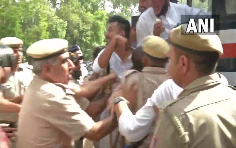 ಇಂದು ಇಡಿ ಎದುರು ಹಾಜರಾಗಲಿರುವ ರಾಹುಲ್ ಗಾಂಧಿ: ಶಕ್ತಿ ಪ್ರದರ್ಶನ ಆರಂಭಿಸಿರುವ ಕಾಂಗ್ರೆಸ್