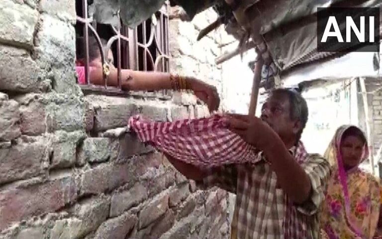 ಬಿಹಾರ: ಮಗನ ಮೃತದೇಹ ನೀಡಲು ಸರ್ಕಾರಿ ಆಸ್ಪತ್ರೆಯಲ್ಲಿ 50 ಸಾವಿರಕ್ಕೆ ಬೇಡಿಕೆ, ಹಣಕ್ಕಾಗಿ ಭಿಕ್ಷೆ ಎತ್ತಿದ ವೃದ್ಧ ದಂಪತಿ