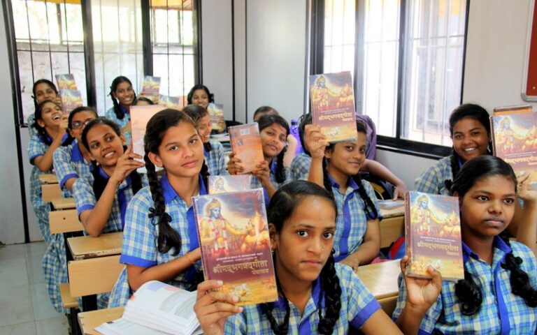 ವಿದ್ಯಾರ್ಥಿಗಳಿಗೆ ಭಗವದ್ಗೀತೆ ಕಲಿಸಲು ಮುಂದಾದ ಮಧ್ಯಪ್ರದೇಶ ಸರ್ಕಾರ