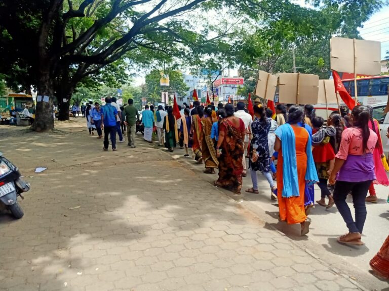 ಮಂಡ್ಯ ಶ್ರಮಿಕರ ಹೋರಾಟಕ್ಕೆ ಮೊದಲ ಹಂತದ ಜಯ: ಪಾದಯಾತ್ರೆ ತಾತ್ಕಾಲಿಕವಾಗಿ ಸ್ಥಗಿತ