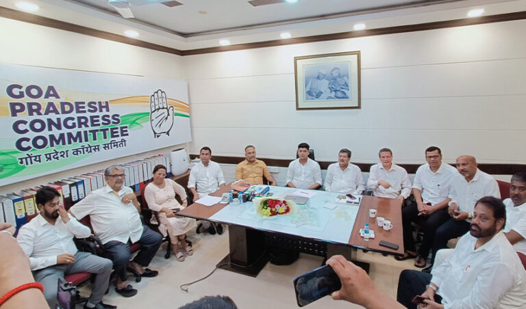 ಗೋವಾ ಕಾಂಗ್ರೆಸ್ ಶಾಸಕರ ಪಕ್ಷಾಂತರಕ್ಕೆ ತಾತ್ಕಾಲಿಕ ತಡೆ: ಬಿಜೆಪಿ ಸೇರಲು ತಲಾ 20 ಕೋಟಿ ರೂ ಆಮಿಷದ ಆರೋಪ