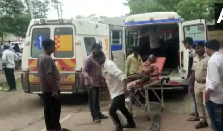 ಗುಜರಾತ್‌ನಲ್ಲಿ ಕಳ್ಳಭಟ್ಟಿ ಮದ್ಯ ಕುಡಿದು 36 ಸಾವು: ಅಕ್ರಮ ದಂಧೆ ವಿರುದ್ಧ ರಾಹುಲ್ ಗಾಂಧಿ ಆಕ್ರೋಶ