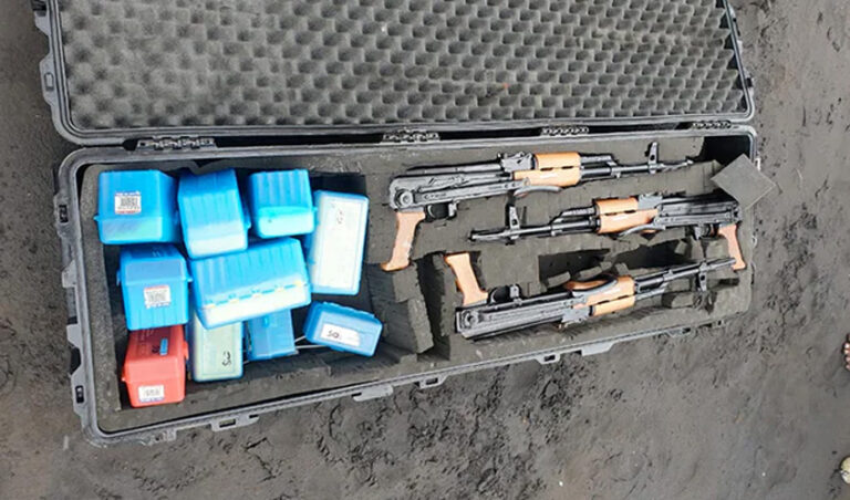 ಮಹಾರಾಷ್ಟ್ರ: ಕಡಲ ತೀರಕ್ಕೆ ತೇಲಿ ಬಂದ ಆಸ್ಟ್ರೇಲಿಯಾ ವ್ಯಕ್ತಿಯ ಎಕೆ-47 ಗನ್, ಬುಲೆಟ್‌ ಹೊತ್ತ ಹಡಗು