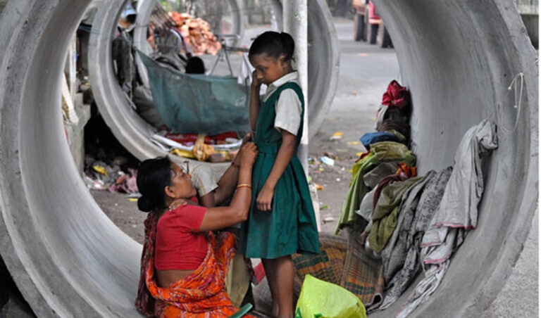 ಪ್ರತಿ ಮನೆಯಲ್ಲಿ ತ್ರಿವರ್ಣ ಧ್ವಜ ಹಾರಿಸಲು ಪ್ರಧಾನಿ ಮೋದಿ ಕರೆ: ಮನೆಯೇ ಇಲ್ಲದವರು ಏನು ಮಾಡಬೇಕು?