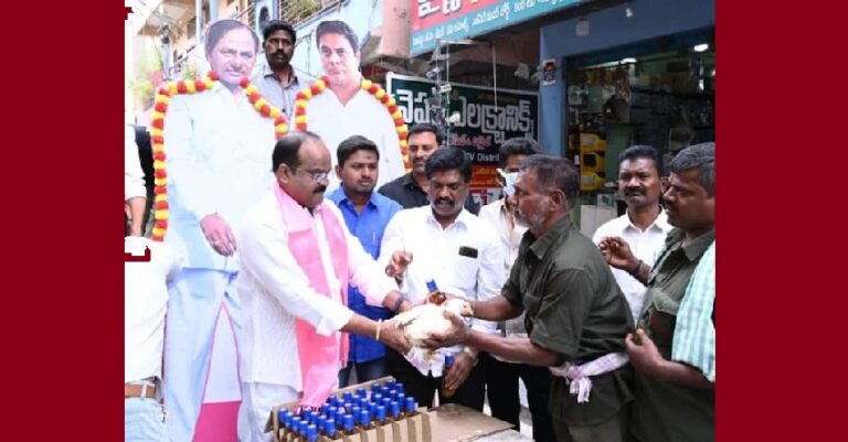 ತೆಲಂಗಾಣ: ಉಚಿತ ಮದ್ಯ ಮತ್ತು ಕೋಳಿ ವಿತರಿಸಿದ ಟಿಆರ್‌ಎಸ್ ನಾಯಕ! | Naanu Gauri