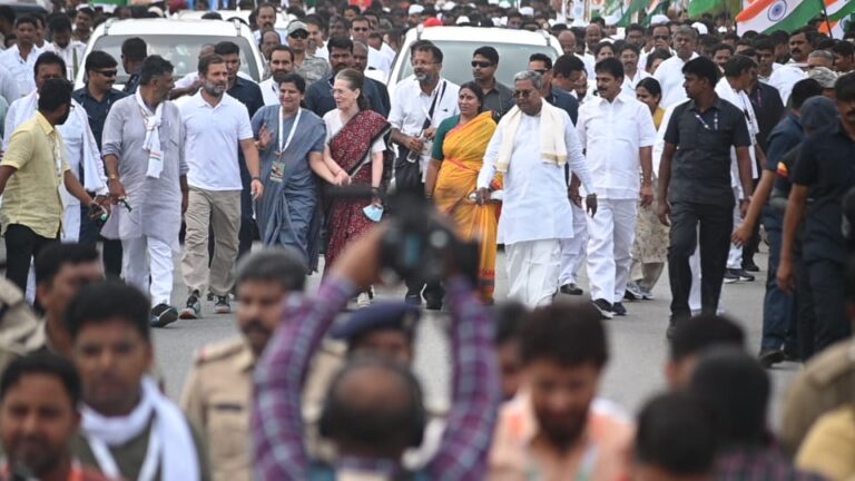 5ನೇ ದಿನದ ಭಾರತ ಐಕ್ಯತಾ ಯಾತ್ರೆ ಆರಂಭ: ಜೊತೆಗೂಡಿದ ಸೋನಿಯಾ ಗಾಂಧಿ