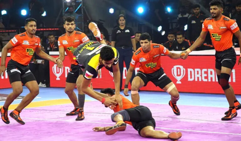 ಪ್ರೊ ಕಬಡ್ಡಿ: 10ನೇ ಗೆಲುವು ದಾಖಲಿಸಿದ ಬೆಂಗಳೂರು ಬುಲ್ಸ್ – ಅಂಕಪಟ್ಟಿಯಲ್ಲಿ ಅಗ್ರಸ್ಥಾನ