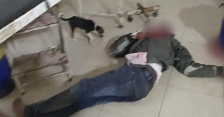 ‘ಗಾಯಗೊಂಡು ಆಸ್ಪತ್ರೆಯ ನೆಲದಲ್ಲಿ ಬಿದ್ದಿರುವ ರೋಗಿ; ಚಿಲ್ಲಿರುವ ರಕ್ತವನ್ನು ನೆಕ್ಕುತ್ತಿರುವ ನಾಯಿ’ - ಉತ್ತರ ಪ್ರದೇಶ! | Naanu Gauri