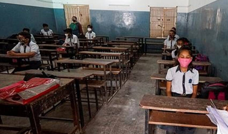 ಆನ್‌ಲೈನ್‌ ತರಗತಿಗಳು ನಡೆಯುತ್ತಿದ್ದಾಗ ದೇಶದ ಹೆಚ್ಚಿನ ಶಾಲೆಗಳಲ್ಲಿ ಕಂಪ್ಯೂಟರ್, ಇಂಟರ್ನೆಟ್ ಸಂಪರ್ಕವಿರಲಿಲ್ಲ: ವರದಿ