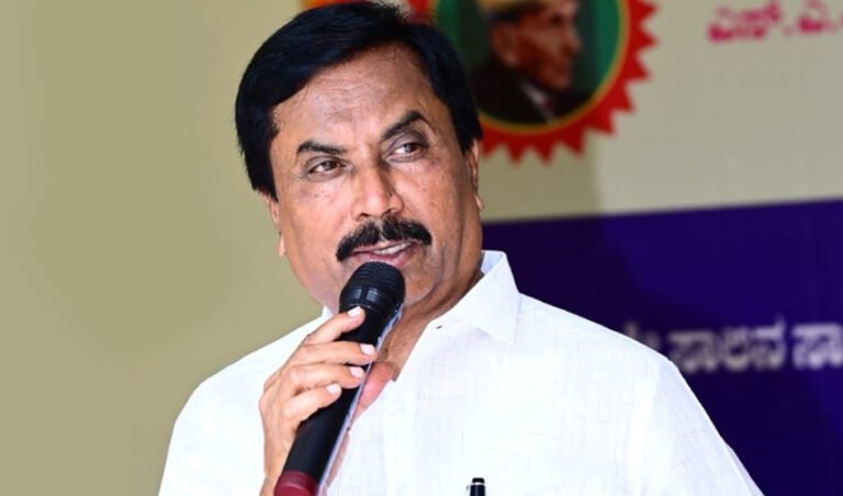 ಕರ್ನಾಟಕ ವಿಧಾನಸಭಾ ಕ್ಷೇತ್ರ ಸಮೀಕ್ಷೆ; ಗೌರಿಬಿದನೂರು: ಶಿವಶಂಕರ್‌ರೆಡ್ಡಿಯವರ ಸತತ 6ನೇ ಗೆಲುವಿಗೆ ಪುಟ್ಟಸ್ವಾಮಿಗೌಡರ ಅಡ್ಡಿ?