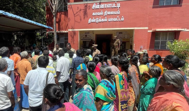 ತಮಿಳುನಾಡು ದಲಿತ ಬಾಲಕಿಯರಿಗೆ ಶಿಕ್ಷಕರಿಂದ ಜಾತಿನಿಂದನೆ: ಫಿನಾಯಿಲ್ ಕುಡಿದು ಆತ್ಮ*ತ್ಯೆಗೆ ಯತ್ನ