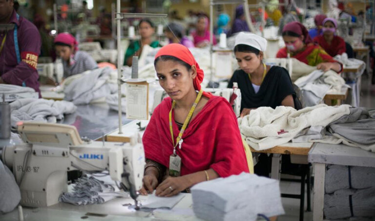 ಕೆಲಸದ ಅವಧಿ ಹೆಚ್ಚಳ: ಐತಿಹಾಸಿಕ ಹೋರಾಟದ ಆಶಯ, ಯಶಸ್ಸು ಎರಡನ್ನೂ ಈ ಕಾನೂನು ನುಂಗಿ ಹಾಕಲಿದೆ