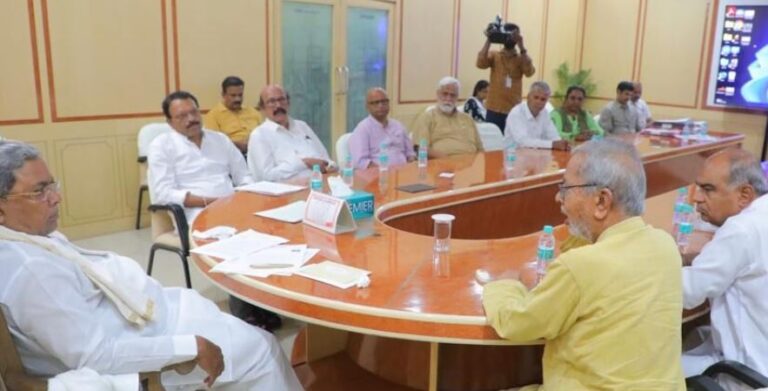 ಸಾಹಿತಿಗಳಿಗೆ ಜೀವ ಬೆದರಿಕೆ: ಸೂಕ್ತ ಕ್ರಮ ವಹಿಸುವುದಾಗಿ ಸಿದ್ದರಾಮಯ್ಯ ಭರವಸೆ