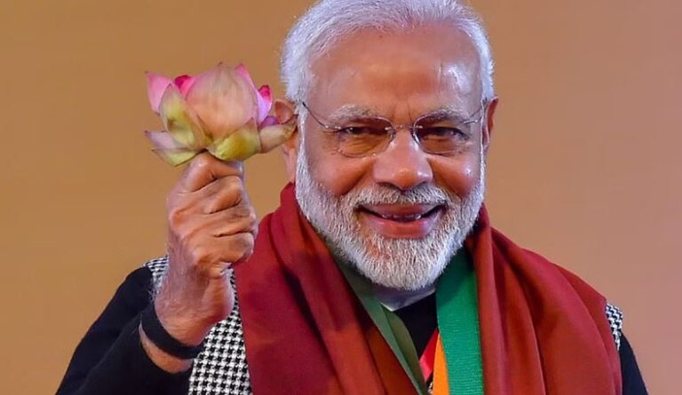 ಸಂಸತ್ತಿನ ಸಿಬ್ಬಂದಿಯ ಹೊಸ ಸಮವಸ್ತ್ರದ ಮೇಲೆ ಕಮಲ ಚಿಹ್ನೆ