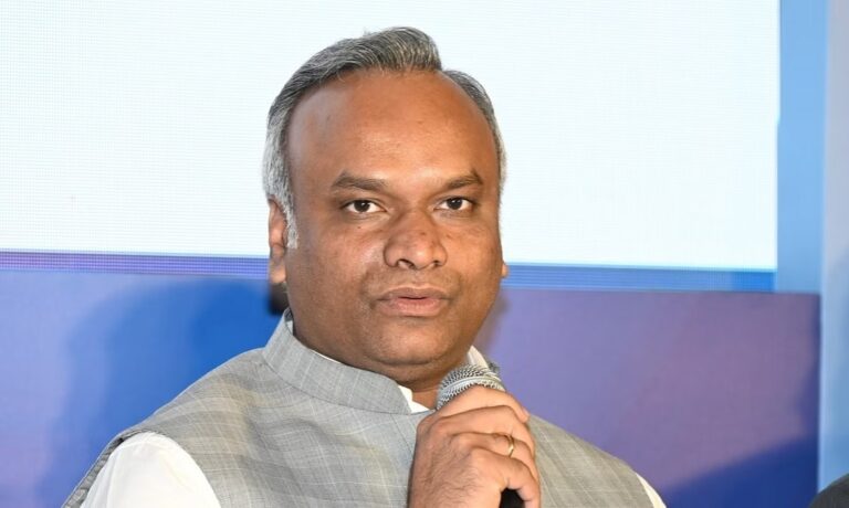 ‘ಚಡ್ಡಿ ಸಂಗ್ರಹ’ ಅಭಿಯಾನವನ್ನು ಎಸ್‌ಸಿ ನಾಯಕರು ಮಾತ್ರ ಮಾಡಿದ್ಯಾಕೆ: ಪ್ರಿಯಾಂಕ್ ಖರ್ಗೆ