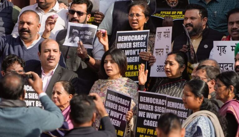 ಸಂಸತ್ತಿನಲ್ಲಿ ಸಾಮೂಹಿಕ ಅಮಾನತು: ಹತ್ತಿಕ್ಕಲ್ಪಟ್ಟ 33 ಕೋಟಿಗೂ ಅಧಿಕ ಜನತೆಯ ಧ್ವನಿ