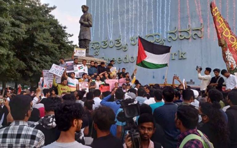 ಬೆಂಗಳೂರು: ಪ್ಯಾಲೆಸ್ತೀನ್‌ ನಾಗರಿಕರ ಹತ್ಯಾಕಾಂಡ ಖಂಡಿಸಿ ಪ್ರತಿಭಟನೆ