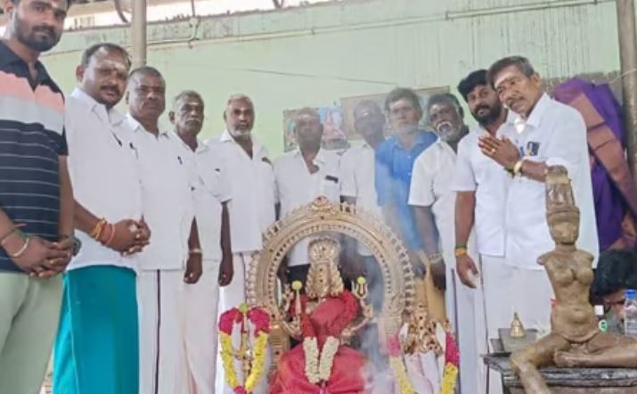 ‘ದಲಿತರು’ ದೇವಾಲಯ ಪ್ರವೇಶಿಸಿದ್ದಕ್ಕೆ ಪ್ರತ್ಯೇಕ ಸ್ಥಳದಲ್ಲಿ ‘ಹೊಸ ವಿಗ್ರಹ’ ಪ್ರತಿಷ್ಠಾಪನೆ!