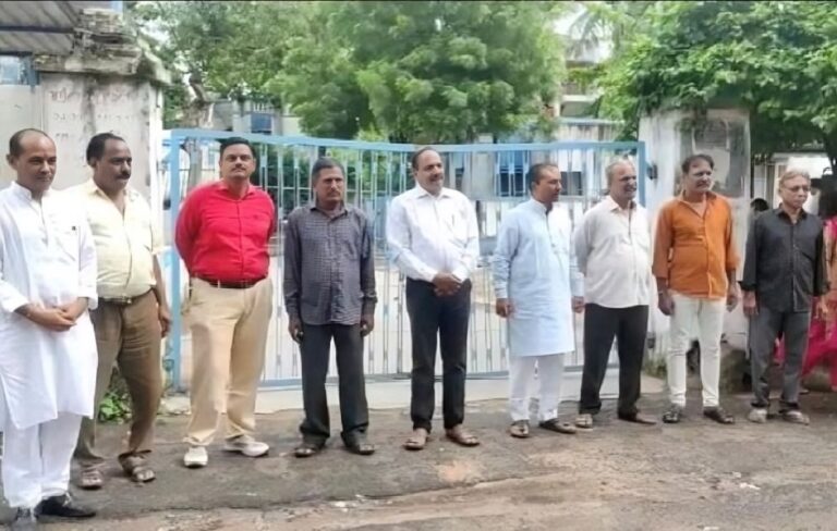 ಸುಪ್ರೀಂ ತೀರ್ಪಿನ ಬೆನ್ನಲ್ಲೇ ಬಿಲ್ಕಿಸ್ ಬಾನೊ ಅತ್ಯಾಚಾರಿಗಳ ಮನೆಗಳಿಗೆ ಬೀಗ: ತಲೆ ಮರೆಸಿಕೊಂಡ್ರಾ ಅಪರಾಧಿಗಳು?