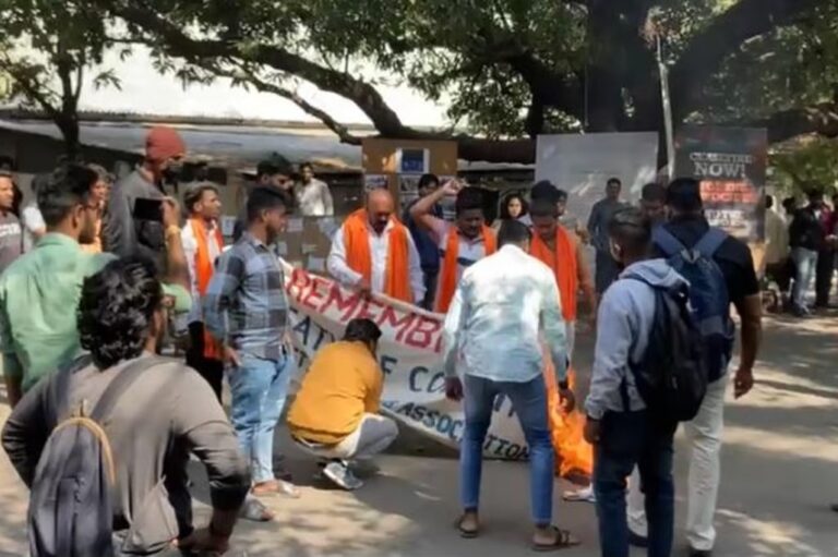 ಎಫ್‌ಟಿಐಐ ಕ್ಯಾಂಪಸ್‌ಗೆ ನುಗ್ಗಿ ವಿದ್ಯಾರ್ಥಿಗಳ ಮೇಲೆ ಹಲ್ಲೆ: ಜೈ ಶ್ರೀರಾಮ್ ಘೋಷಣೆ ಕೂಗಿ, ಬ್ಯಾನರ್‌ ಸುಟ್ಟ ಗುಂಪು