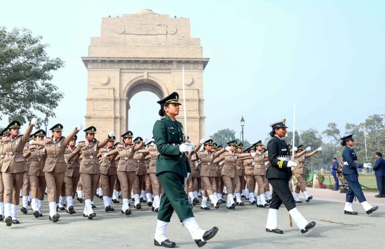 ಗಣರಾಜ್ಯೋತ್ಸವ: ಸೇನಾ ಪಡೆಗಳ ಪರೇಡ್ ಮುನ್ನಡೆಸಿದ ಮಹಿಳೆಯರು